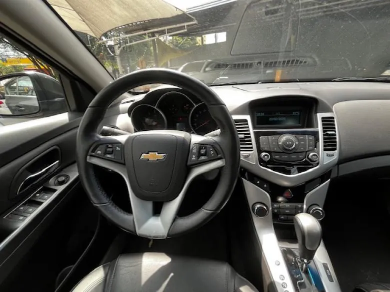 GM - Chevrolet - CRUZE LT